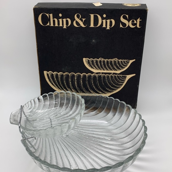 Vtg. 1983 Leonard Chip & Dip Serving Set Large Clear Shell With Scalloped Edge - Picture 12 of 12